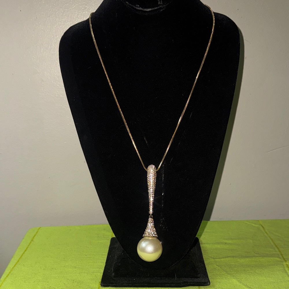 Gold Pearl Drop Necklace